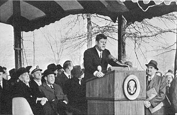 Kennedy addresses crowd